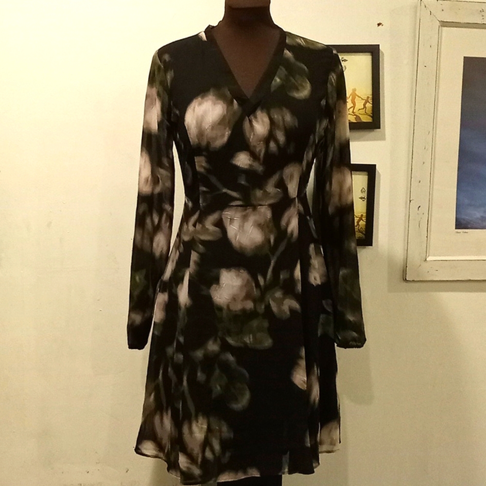 Woman's dress  (O)